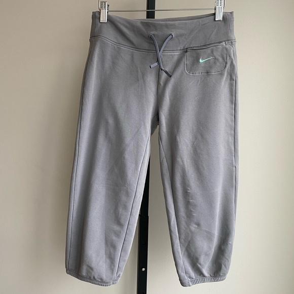 Nike Dri Fit Cropped Drawstring Pants - Picture 2 of 4